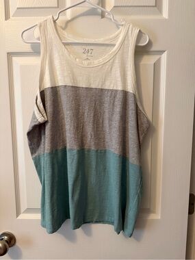 Maurices White, Gray & Teal Colorblock Scoop Tank